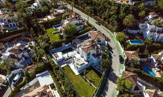 Villa de lujo en venta con diseño moderno-mediterráneo y vistas al mar en Nueva Andalucía, Marbella 60962 