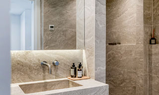 Villa de lujo en venta con diseño moderno-mediterráneo y vistas al mar en Nueva Andalucía, Marbella 60963 