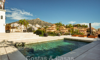Villa de lujo en venta con diseño moderno-mediterráneo y vistas al mar en Nueva Andalucía, Marbella 60968 
