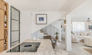 Villa de lujo en venta con diseño moderno-mediterráneo y vistas al mar en Nueva Andalucía, Marbella 60971 