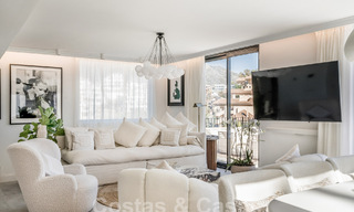 Villa de lujo en venta con diseño moderno-mediterráneo y vistas al mar en Nueva Andalucía, Marbella 60974 