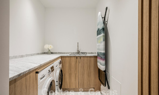 Villa de lujo en venta con diseño moderno-mediterráneo y vistas al mar en Nueva Andalucía, Marbella 60977 