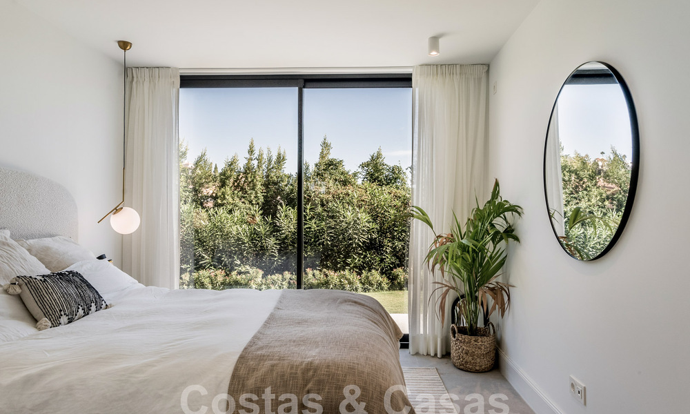 Villa de lujo en venta con diseño moderno-mediterráneo y vistas al mar en Nueva Andalucía, Marbella 60981
