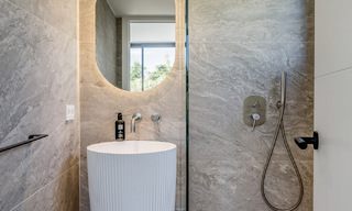 Villa de lujo en venta con diseño moderno-mediterráneo y vistas al mar en Nueva Andalucía, Marbella 60982 