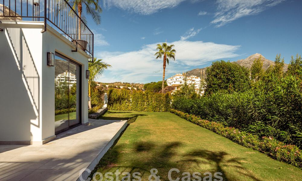 Villa de lujo en venta con diseño moderno-mediterráneo y vistas al mar en Nueva Andalucía, Marbella 60984