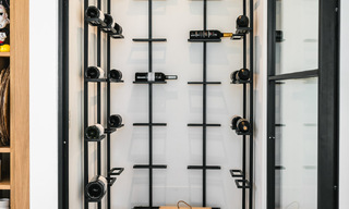 Villa de lujo en venta con diseño moderno-mediterráneo y vistas al mar en Nueva Andalucía, Marbella 60990 