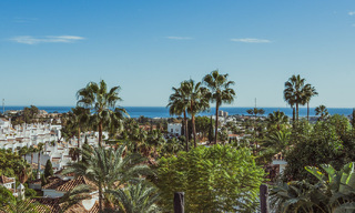 Villa de lujo en venta con diseño moderno-mediterráneo y vistas al mar en Nueva Andalucía, Marbella 60995 