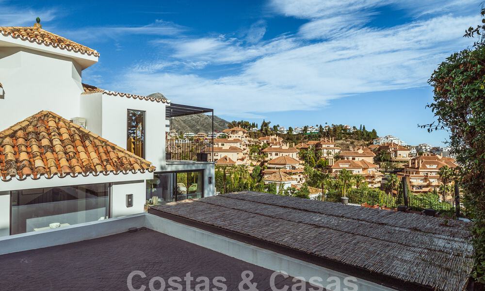 Villa de lujo en venta con diseño moderno-mediterráneo y vistas al mar en Nueva Andalucía, Marbella 60998