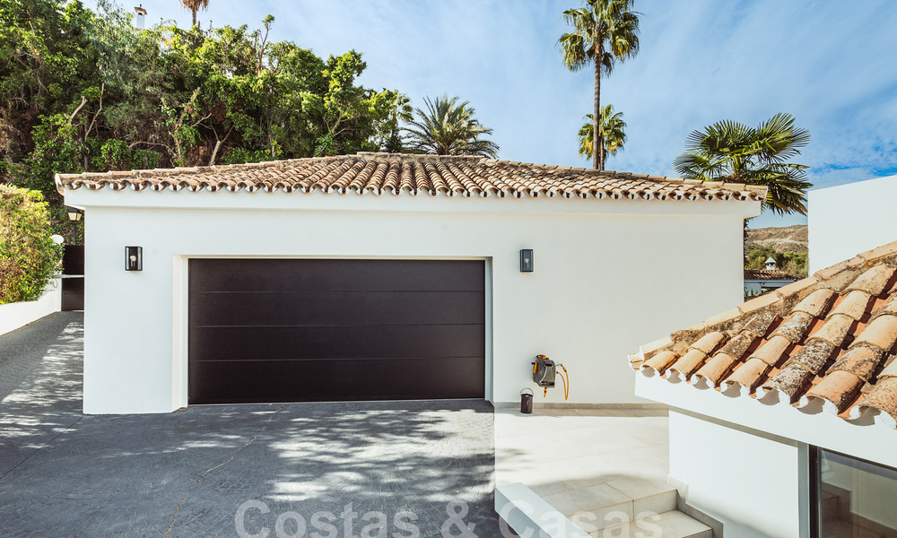 Villa de lujo en venta con diseño moderno-mediterráneo y vistas al mar en Nueva Andalucía, Marbella 60999
