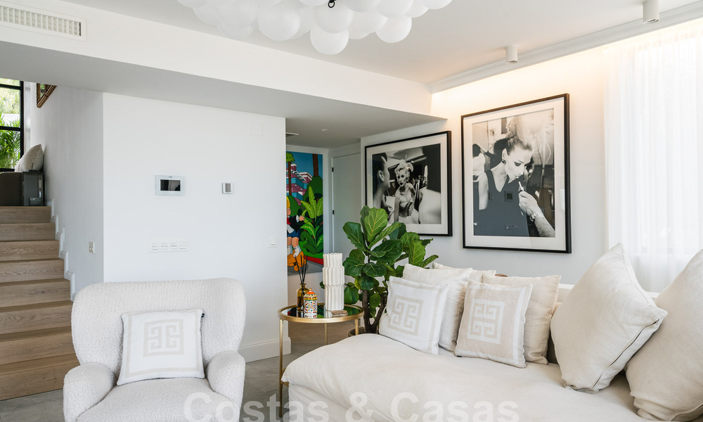 Villa de lujo en venta con diseño moderno-mediterráneo y vistas al mar en Nueva Andalucía, Marbella 61002