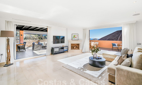 Ático de lujo en venta con vistas al mar y en un complejo de 5 estrellas en Nueva Andalucia, Marbella 60871