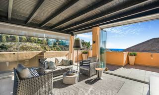 Ático de lujo en venta con vistas al mar y en un complejo de 5 estrellas en Nueva Andalucia, Marbella 60879 
