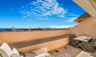 Ático de lujo en venta con vistas al mar y en un complejo de 5 estrellas en Nueva Andalucia, Marbella 60886 