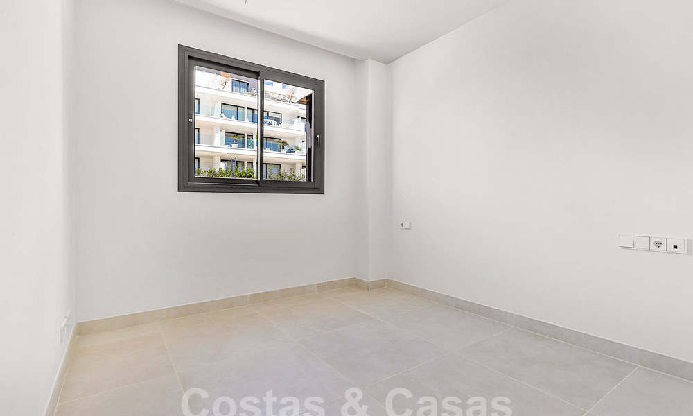 Moderno ático con vistas al mar y piscina privada en venta i/e innovador complejo de estilo de vida en Benalmádena, Costa del Sol 60908