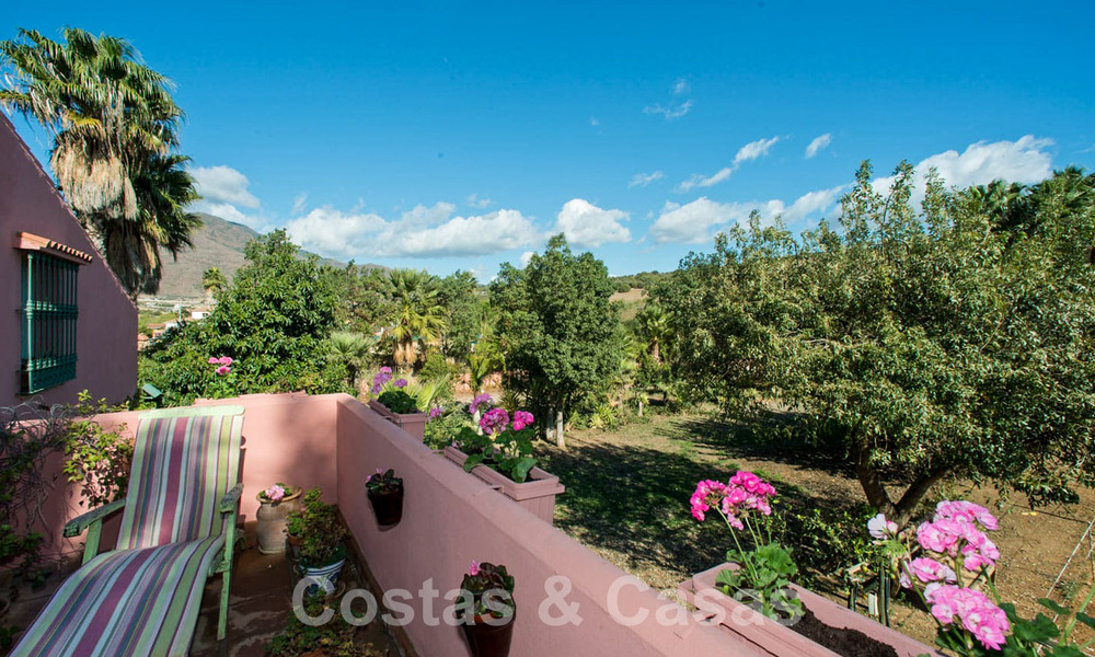 Finca con establos en venta a poca distancia del centro de Estepona, Costa del Sol 61050