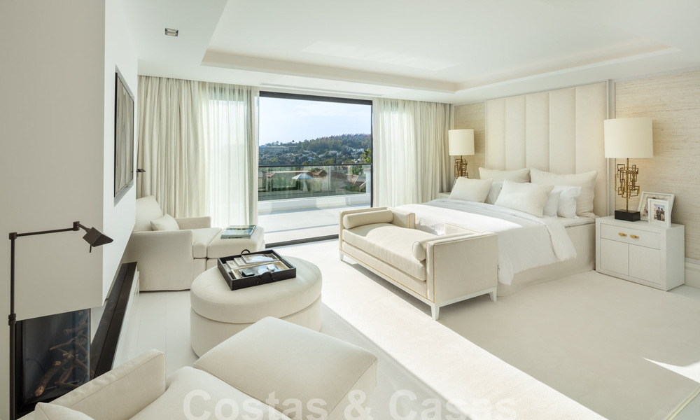 Espectacular villa de lujo en venta con vistas al mar en el valle del golf de Nueva Andalucía, Marbella 61072