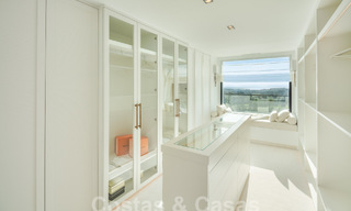 Espectacular villa de lujo en venta con vistas al mar en el valle del golf de Nueva Andalucía, Marbella 61073 