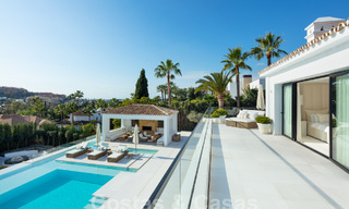 Espectacular villa de lujo en venta con vistas al mar en el valle del golf de Nueva Andalucía, Marbella 61078 