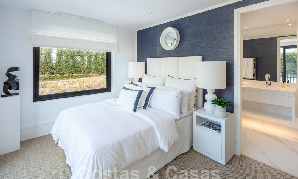 Espectacular villa de lujo en venta con vistas al mar en el valle del golf de Nueva Andalucía, Marbella 61083