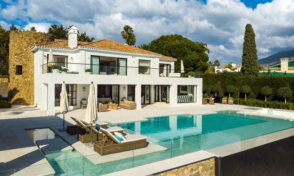 Espectacular villa de lujo en venta con vistas al mar en el valle del golf de Nueva Andalucía, Marbella 61089