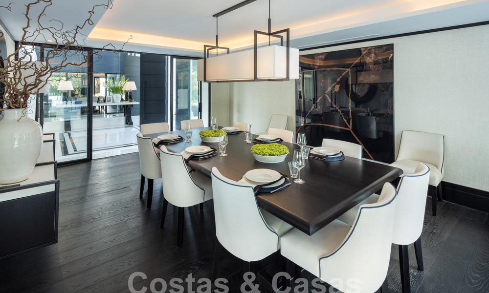 Espectacular villa de lujo en venta con vistas al mar en el valle del golf de Nueva Andalucía, Marbella 61095