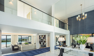 Espectacular villa de lujo en venta con vistas al mar en el valle del golf de Nueva Andalucía, Marbella 61096 