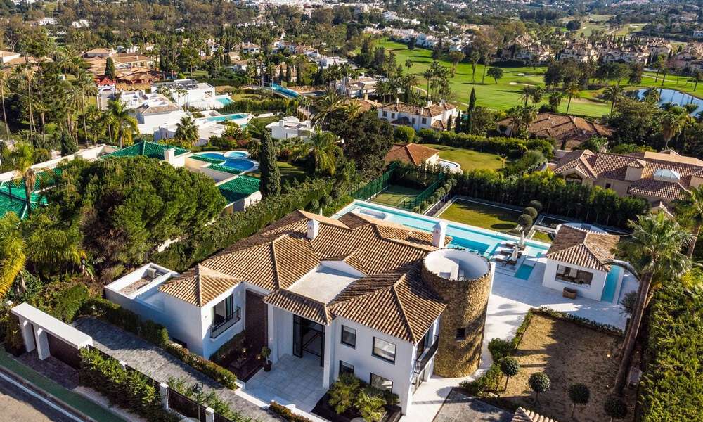 Espectacular villa de lujo en venta con vistas al mar en el valle del golf de Nueva Andalucía, Marbella 61097