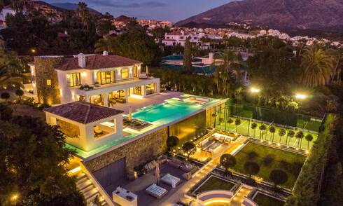 Espectacular villa de lujo en venta con vistas al mar en el valle del golf de Nueva Andalucía, Marbella 61103