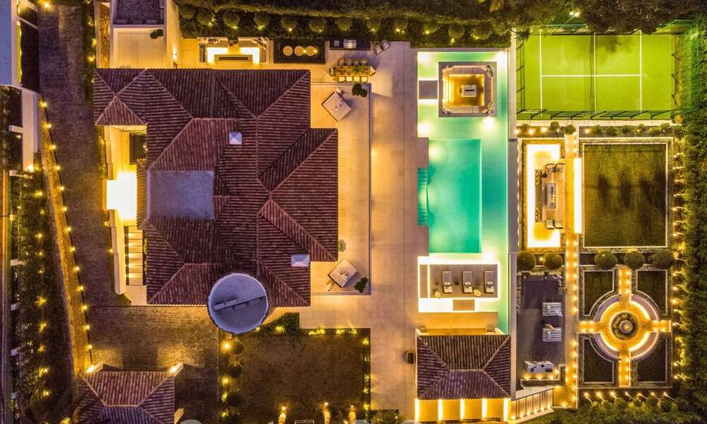 Espectacular villa de lujo en venta con vistas al mar en el valle del golf de Nueva Andalucía, Marbella 61104