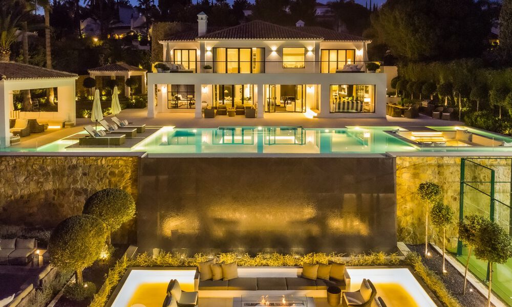 Espectacular villa de lujo en venta con vistas al mar en el valle del golf de Nueva Andalucía, Marbella 61106