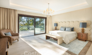 Villa de lujo contemporánea en venta, ubicación única en primera línea de golf en Nueva Andalucía, Marbella 61125 