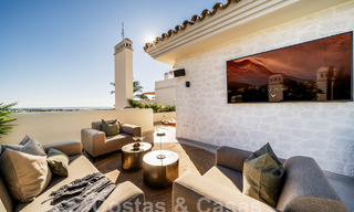 Ático reformado de calidad en venta con acogedora terraza y vistas al mar en Nueva Andalucia, Marbella 61147 