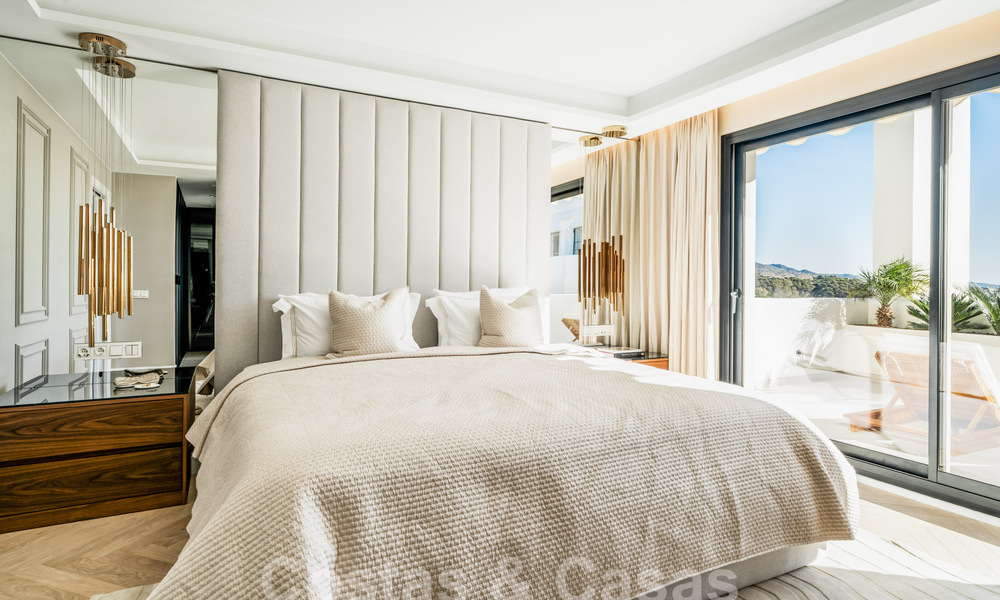 Ático reformado de calidad en venta con acogedora terraza y vistas al mar en Nueva Andalucia, Marbella 61151