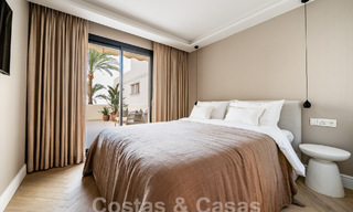 Ático reformado de calidad en venta con acogedora terraza y vistas al mar en Nueva Andalucia, Marbella 61153 