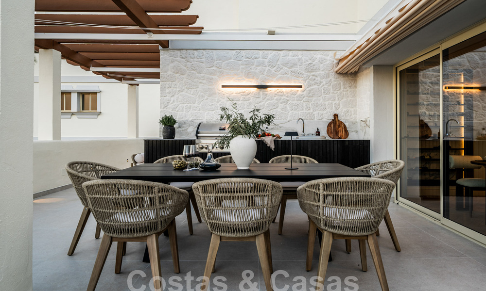 Ático reformado de calidad en venta con acogedora terraza y vistas al mar en Nueva Andalucia, Marbella 61163