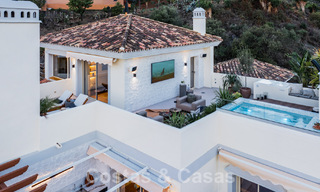 Ático reformado de calidad en venta con acogedora terraza y vistas al mar en Nueva Andalucia, Marbella 61168 