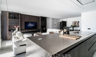 Moderno apartamento reformado en venta en complejo cerrado y céntrico en Nueva Andalucia, Marbella 61190 