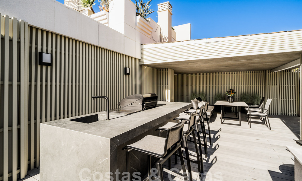 Moderno apartamento reformado en venta en complejo cerrado y céntrico en Nueva Andalucia, Marbella 61191