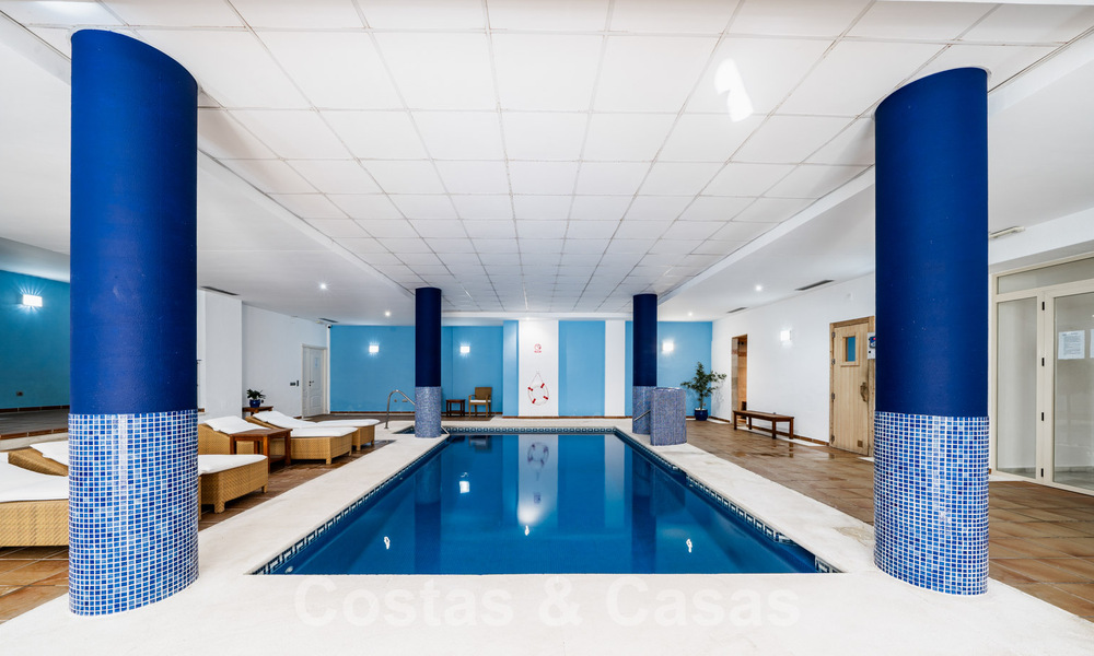 Moderno apartamento reformado en venta en complejo cerrado y céntrico en Nueva Andalucia, Marbella 61195