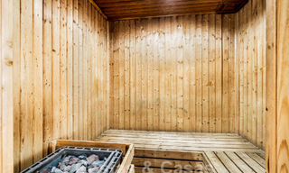 Moderno apartamento reformado en venta en complejo cerrado y céntrico en Nueva Andalucia, Marbella 61196 