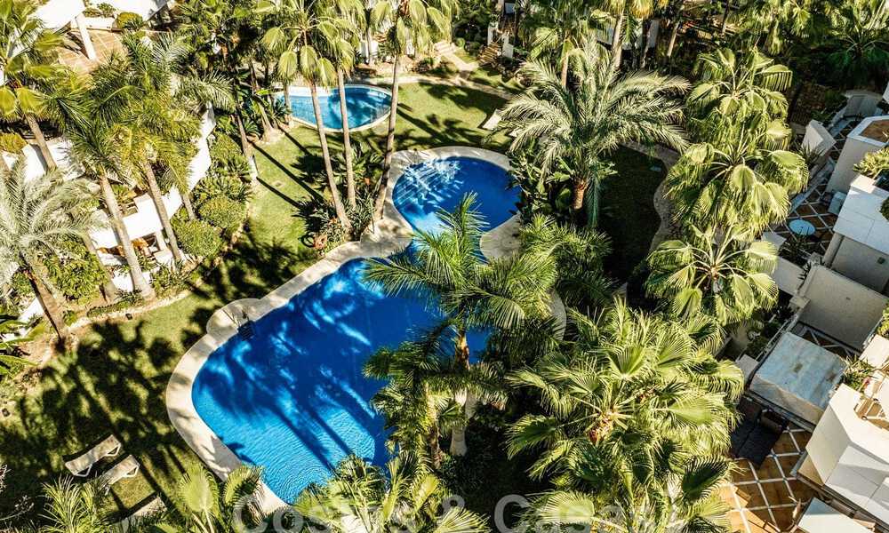 Moderno apartamento reformado en venta en complejo cerrado y céntrico en Nueva Andalucia, Marbella 61198