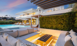 Se vende sofisticada villa de lujo lista para entrar a vivir en el valle del golf de Nueva Andalucia, Marbella 61313 