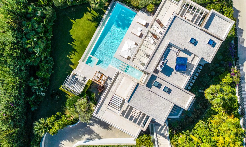 Se vende sofisticada villa de lujo lista para entrar a vivir en el valle del golf de Nueva Andalucia, Marbella 61316
