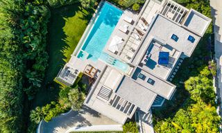 Se vende sofisticada villa de lujo lista para entrar a vivir en el valle del golf de Nueva Andalucia, Marbella 61316 