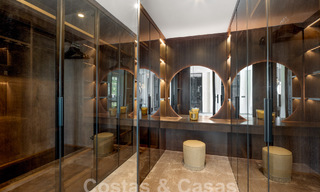 Se vende sofisticada villa de lujo lista para entrar a vivir en el valle del golf de Nueva Andalucia, Marbella 61321 