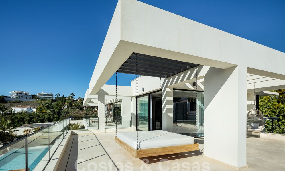 Se vende sofisticada villa de lujo lista para entrar a vivir en el valle del golf de Nueva Andalucia, Marbella 61324