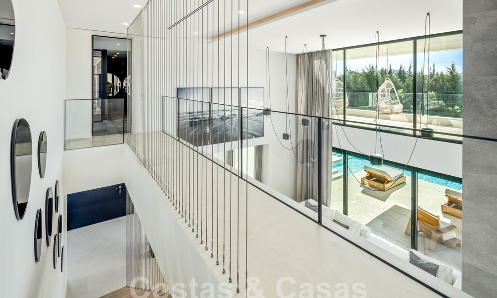 Se vende sofisticada villa de lujo lista para entrar a vivir en el valle del golf de Nueva Andalucia, Marbella 61327