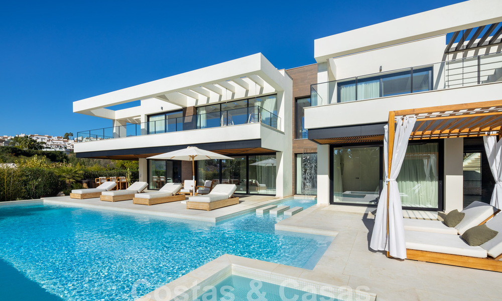 Se vende sofisticada villa de lujo lista para entrar a vivir en el valle del golf de Nueva Andalucia, Marbella 61332