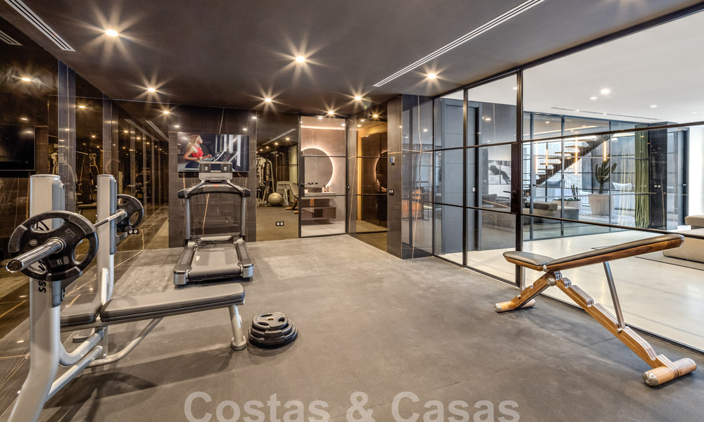 Se vende sofisticada villa de lujo lista para entrar a vivir en el valle del golf de Nueva Andalucia, Marbella 61335