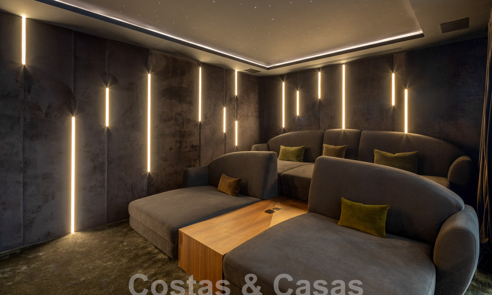 Se vende sofisticada villa de lujo lista para entrar a vivir en el valle del golf de Nueva Andalucia, Marbella 61336